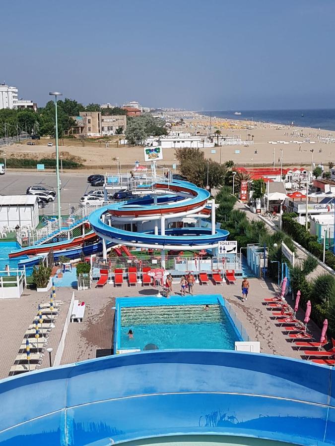 Hotel Monti Riccione Zewnętrze zdjęcie