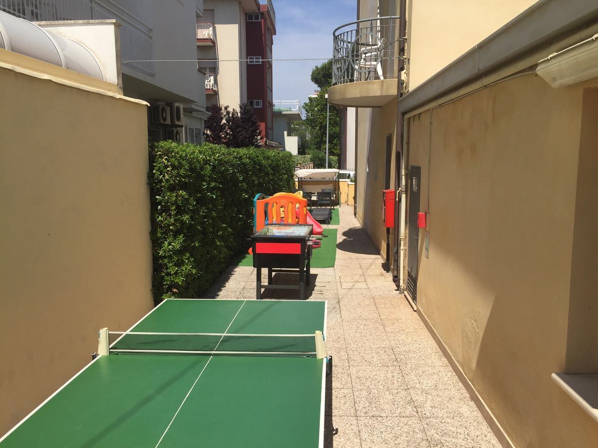Hotel Monti Riccione Zewnętrze zdjęcie