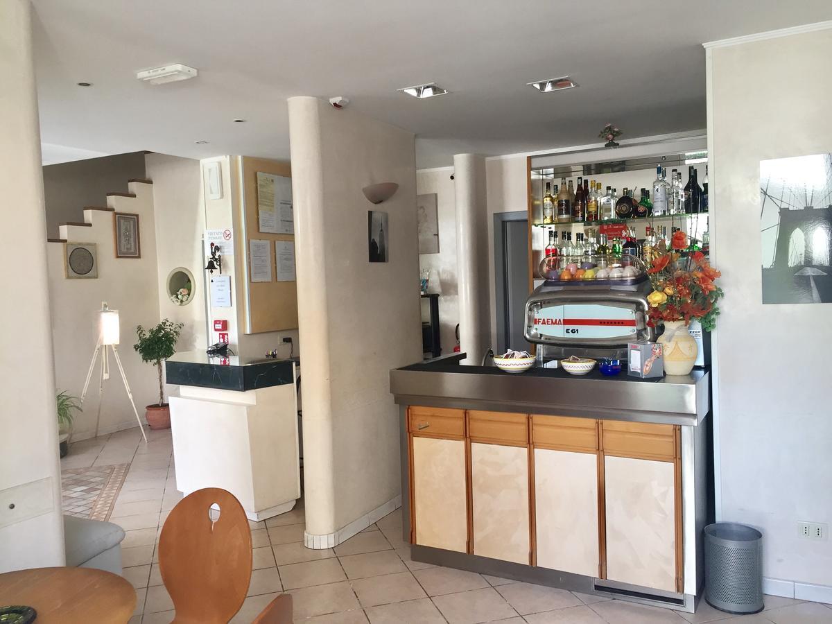 Hotel Monti Riccione Zewnętrze zdjęcie