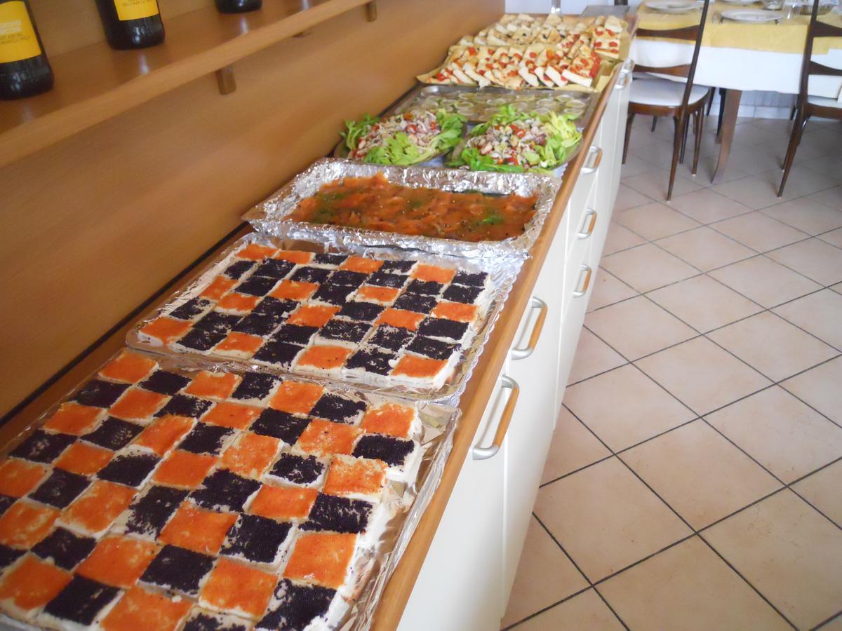Hotel Monti Riccione Zewnętrze zdjęcie