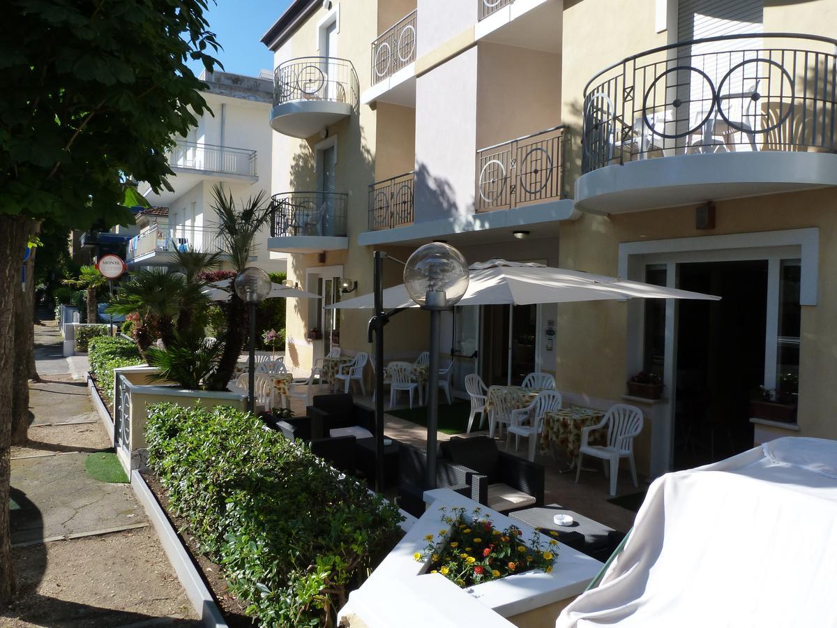 Hotel Monti Riccione Zewnętrze zdjęcie
