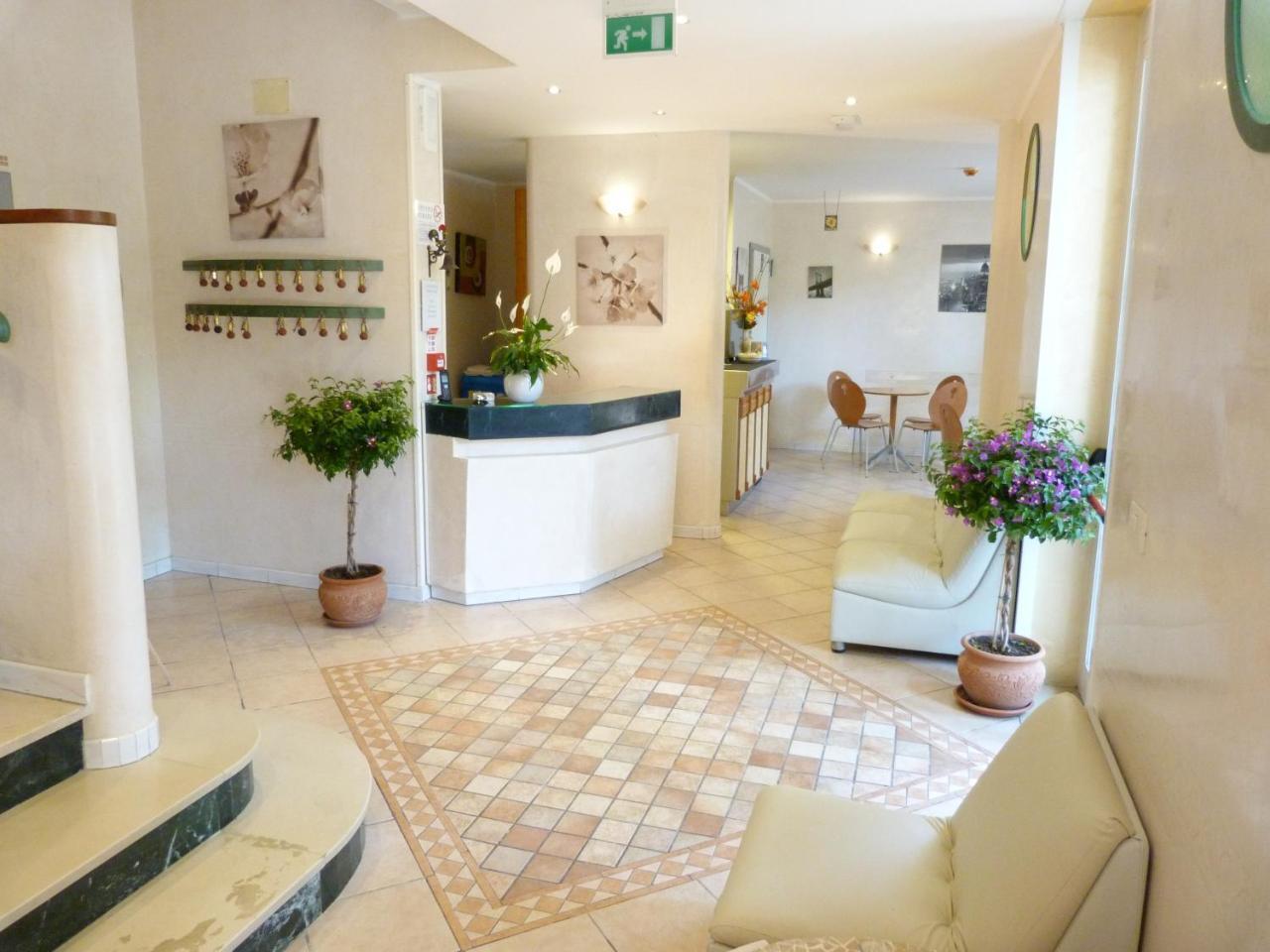 Hotel Monti Riccione Zewnętrze zdjęcie