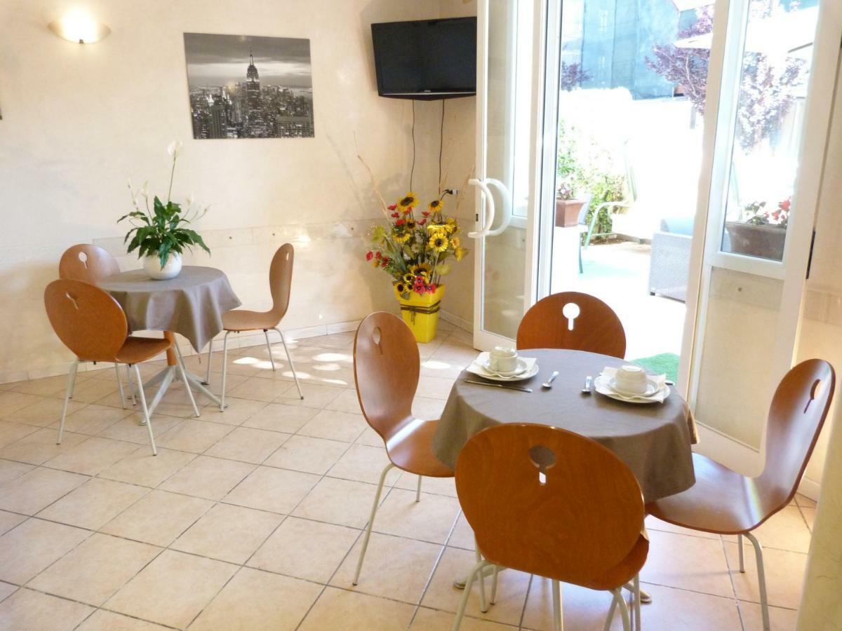 Hotel Monti Riccione Zewnętrze zdjęcie