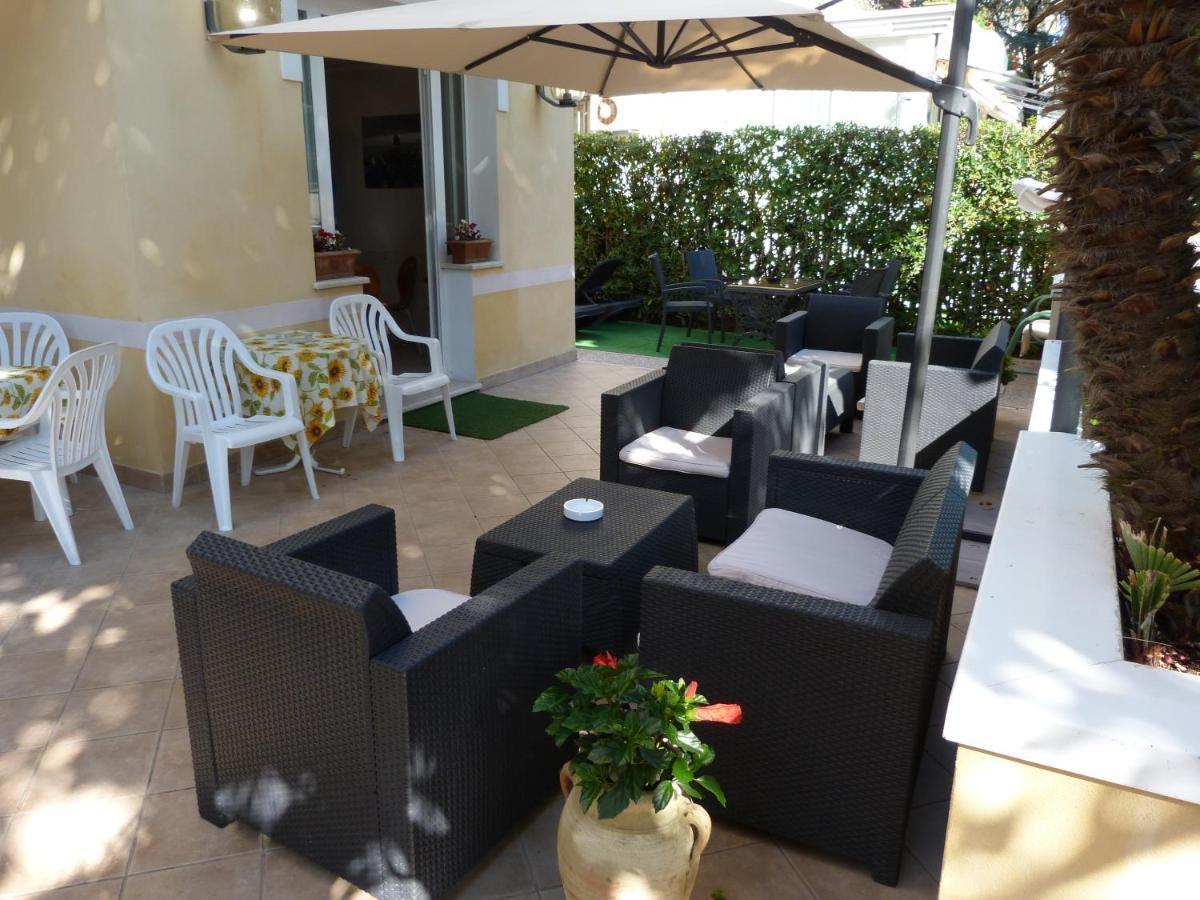 Hotel Monti Riccione Zewnętrze zdjęcie